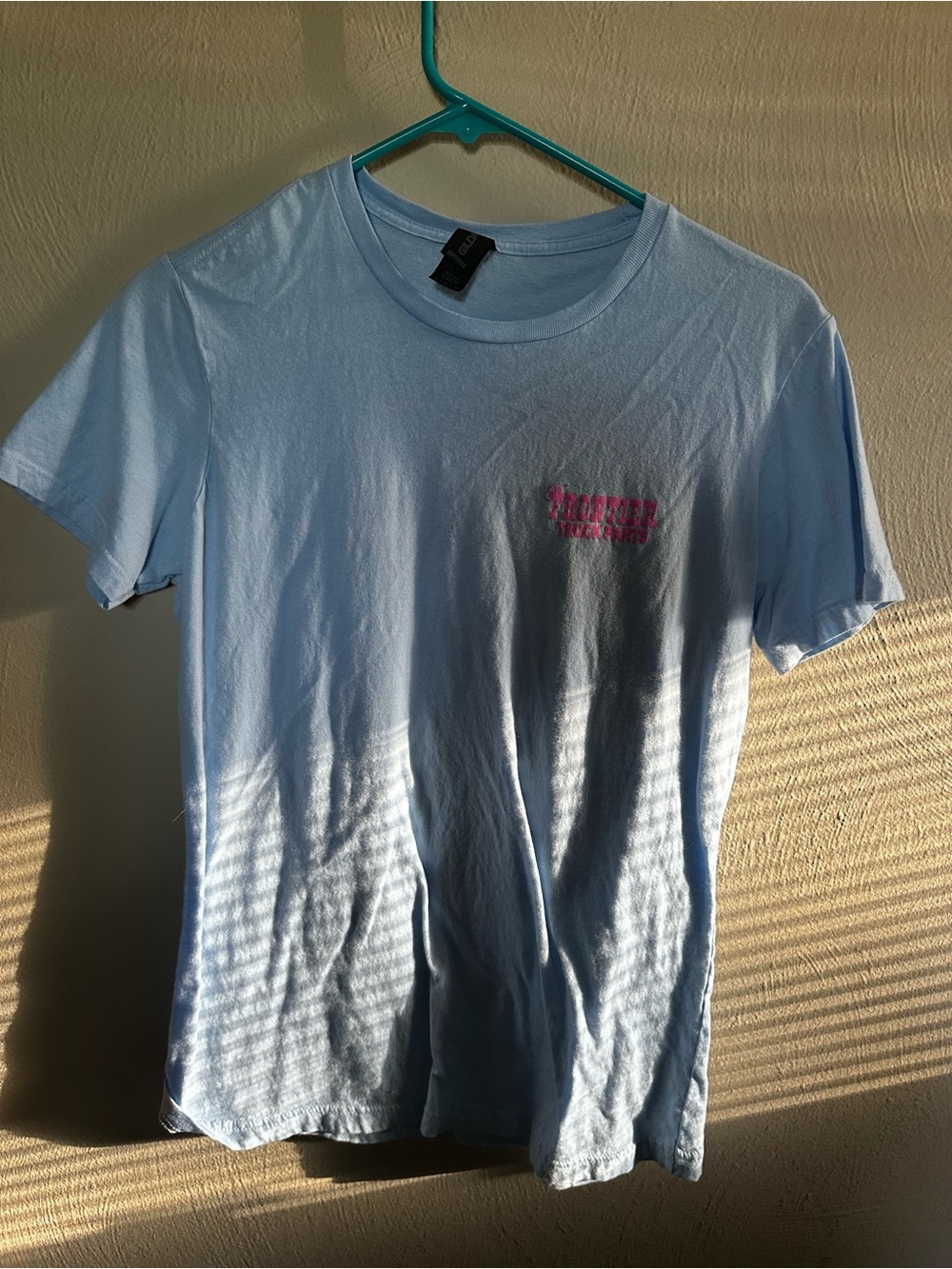 Global Graphic Tee in Blue Size Large